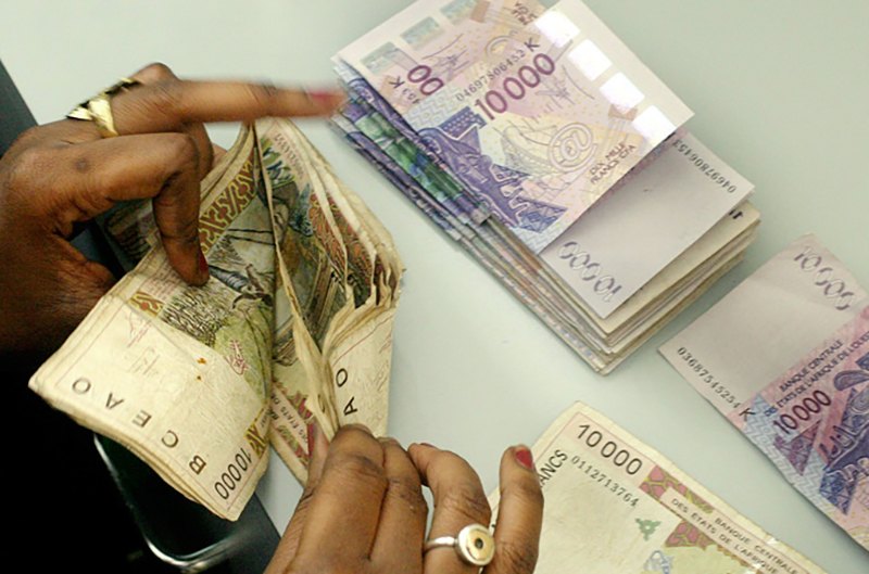 Coupures billets de 10 000 francs CFA (15 euros)